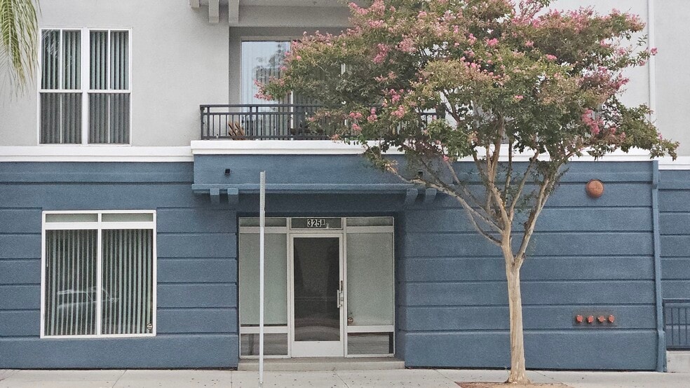 325 E Cordova St, Pasadena, CA à louer - Photo de l’immeuble – Image 3 sur 3