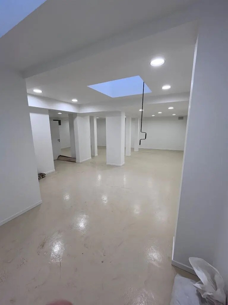 Local commercial dans Paris à louer Photo intérieure– Image 1 sur 3