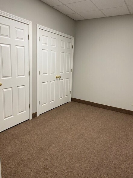 4004 E Morgan Ave, Evansville, IN à vendre - Photo intérieure – Image 3 sur 4