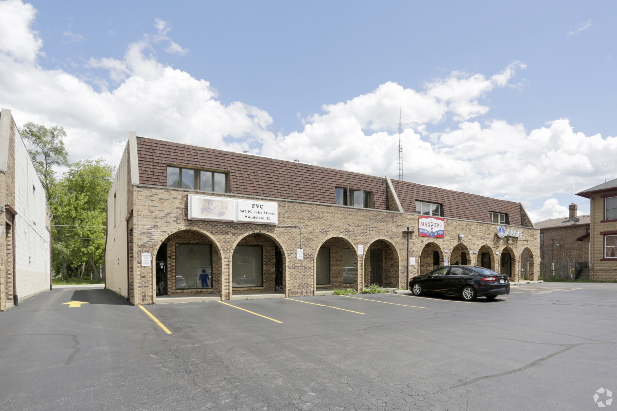 535-541 N Lake St, Mundelein, IL à louer Photo principale– Image 1 sur 7