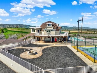 Plus de détails pour 8560 Holmes Ln, Winters, CA - Spécialisé à vendre