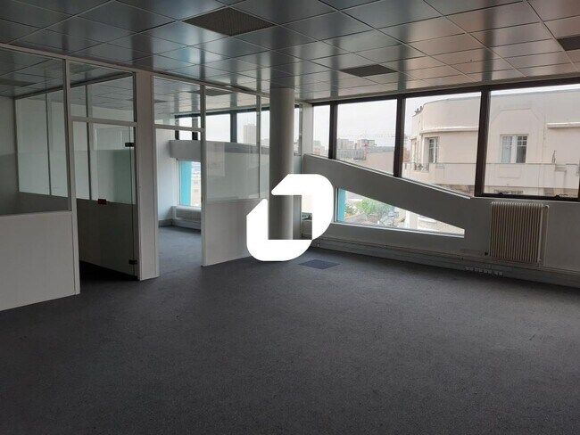Plus de détails pour Bureau, Local d'activités à louer