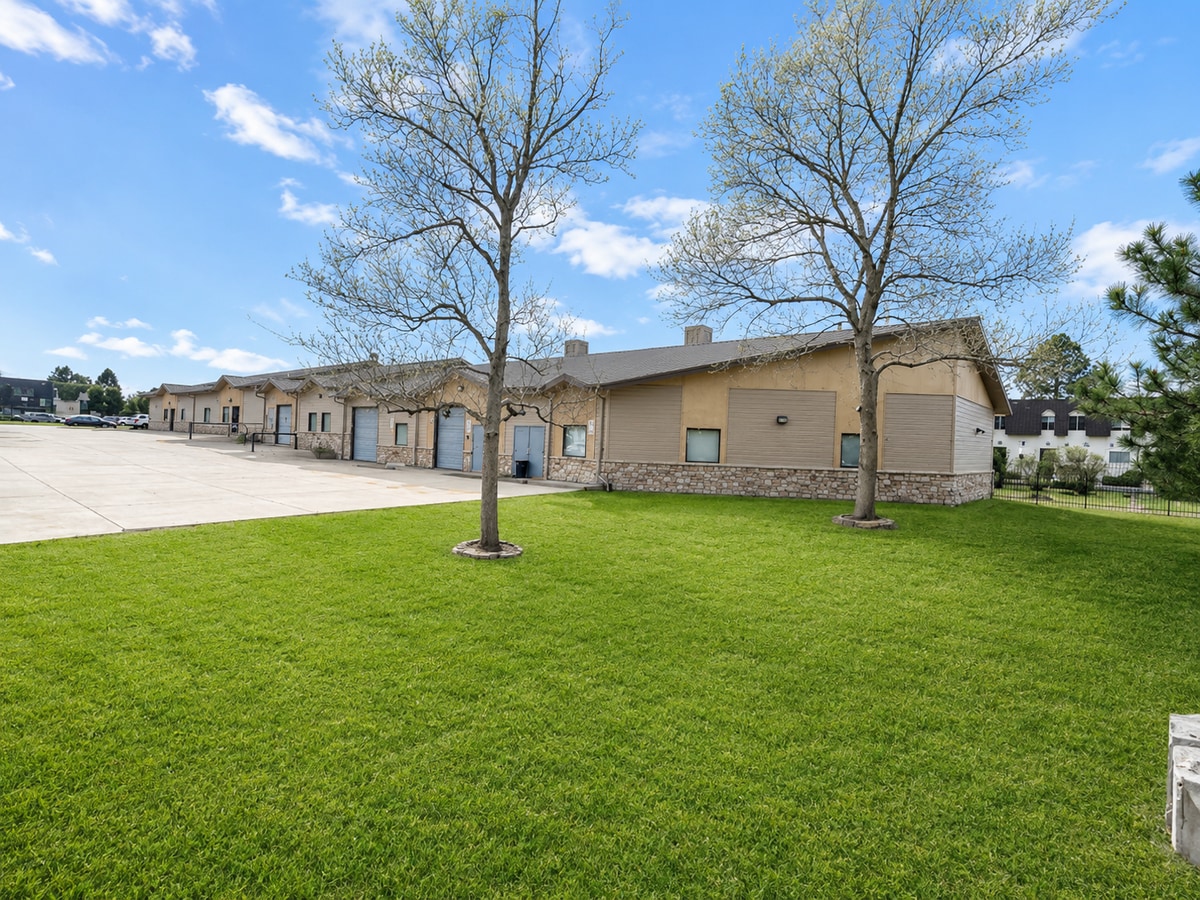 7505 E Harvard Ave, Denver, CO 80231 - Lot C - - Photo intérieure - Image 1 of 8