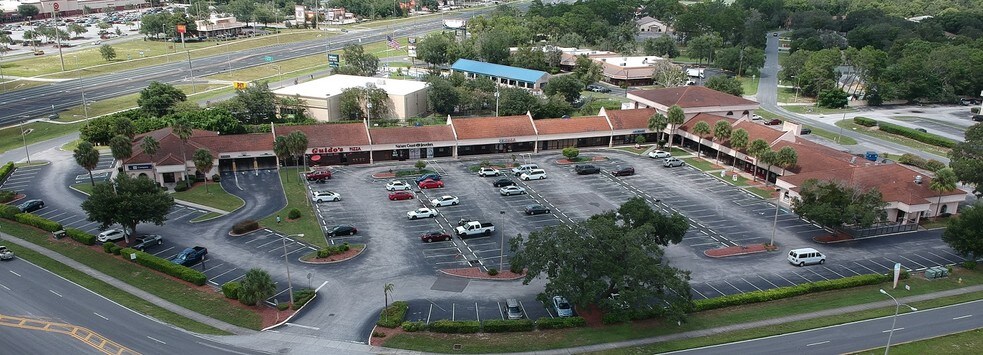 7285 Forest Oaks Blvd, Spring Hill, FL à louer - Photo de l’immeuble – Image 2 sur 2