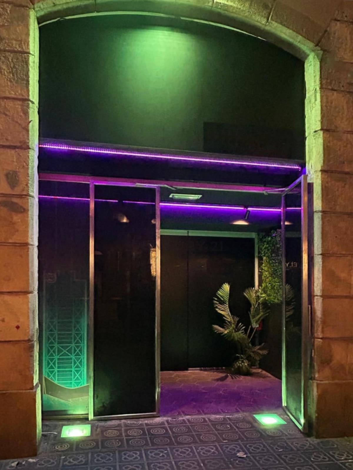 Local commercial dans Barcelone, Barcelona à louer Photo intérieure– Image 1 sur 8