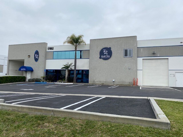 17892- B Gothard St, Huntington Beach, CA à louer - Photo de l’immeuble – Image 3 sur 31