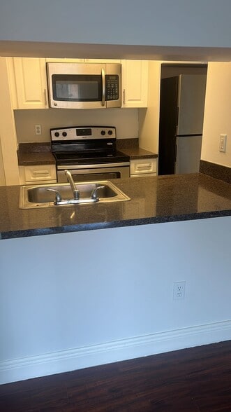 BULK CONDO PORTFOLIO portefeuille de 3 biens à vendre sur LoopNet.fr - Photo de l’immeuble – Image 2 sur 29