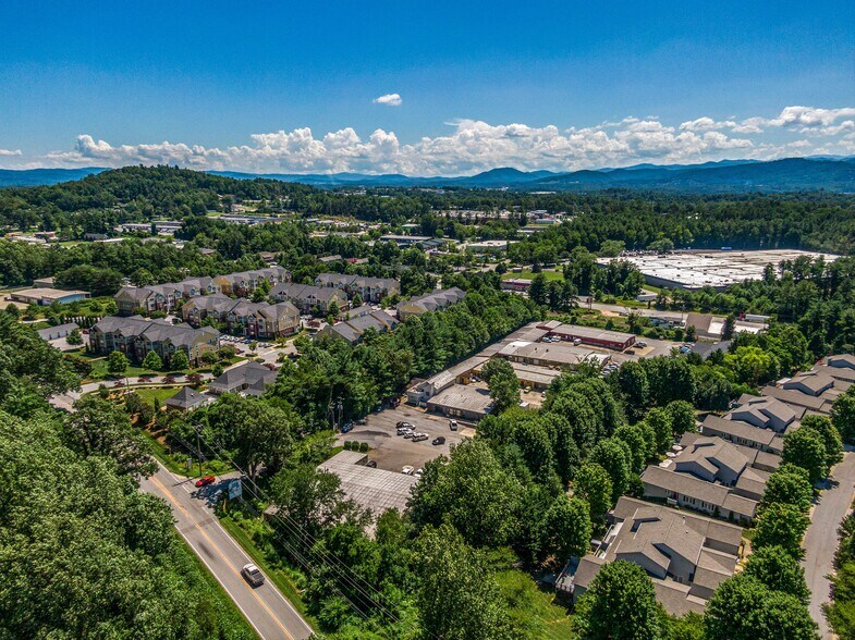 3865 Sweeten Creek Rd, Arden, NC à louer - Photo de l’immeuble – Image 2 sur 11