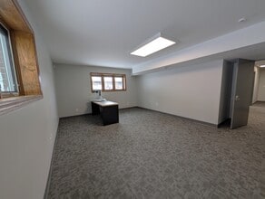 5891 Cedar Lake Rd, Saint Louis Park, MN à louer Photo intérieure– Image 2 sur 3