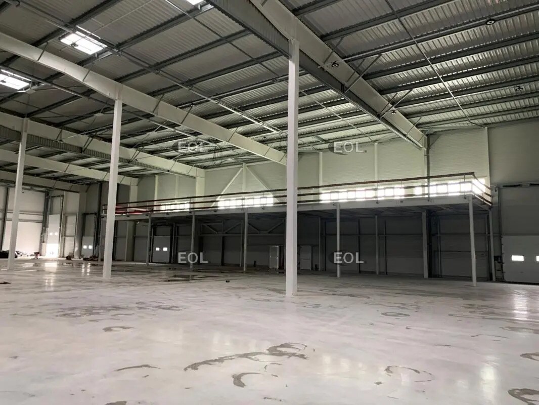 Industriel/Logistique dans PLAN-D'ORGON à louer Photo de l’immeuble– Image 1 sur 3