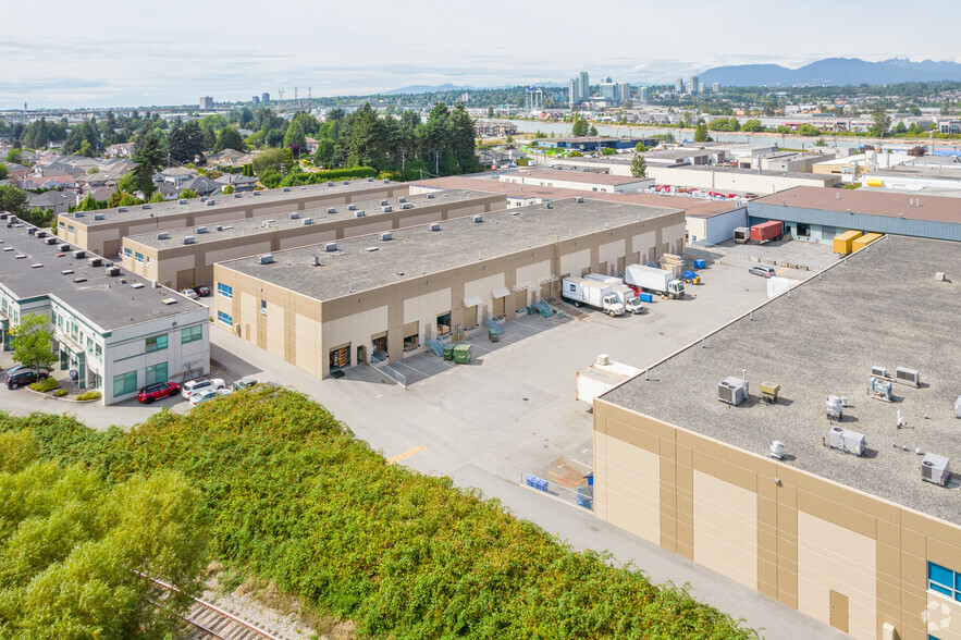 2560 Shell Rd, Richmond, BC à louer - Photo de l’immeuble – Image 3 sur 4