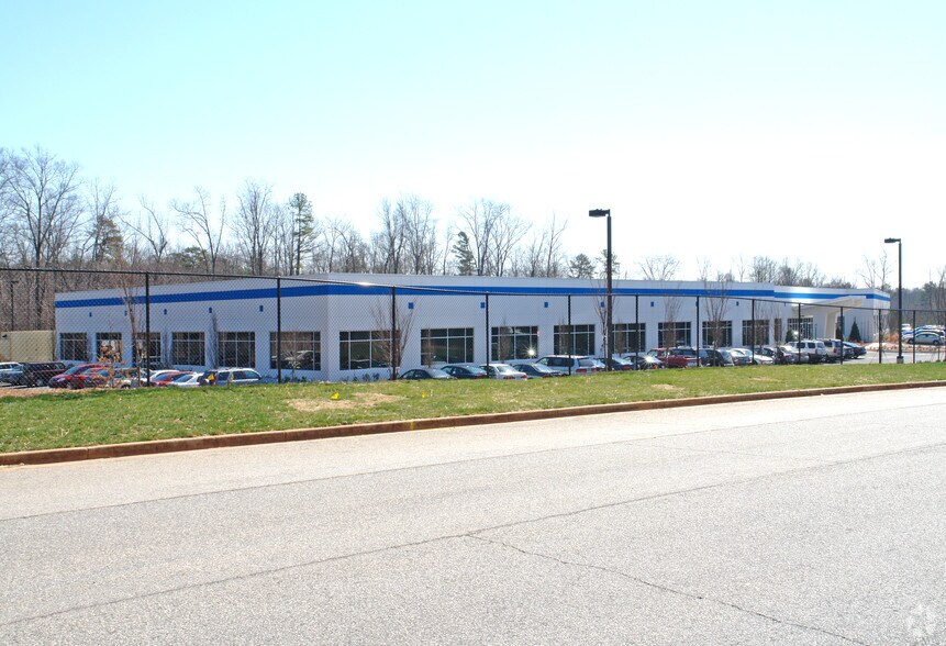 5230 Clipper Dr, Atlanta, GA à louer - Photo principale – Image 1 sur 18