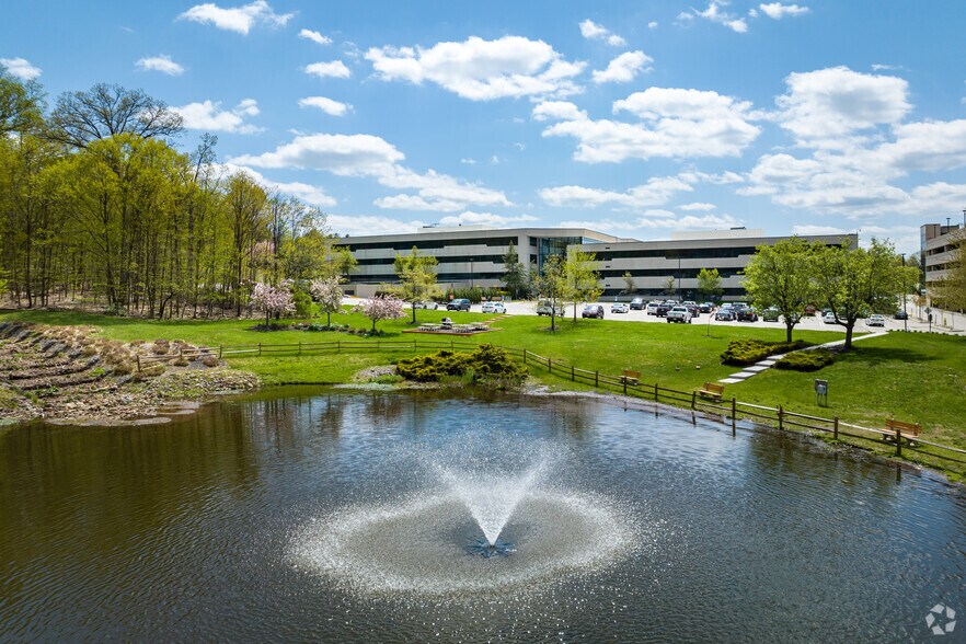 290 W Mount Pleasant Ave, Livingston, NJ à louer - Photo de l’immeuble – Image 3 sur 25