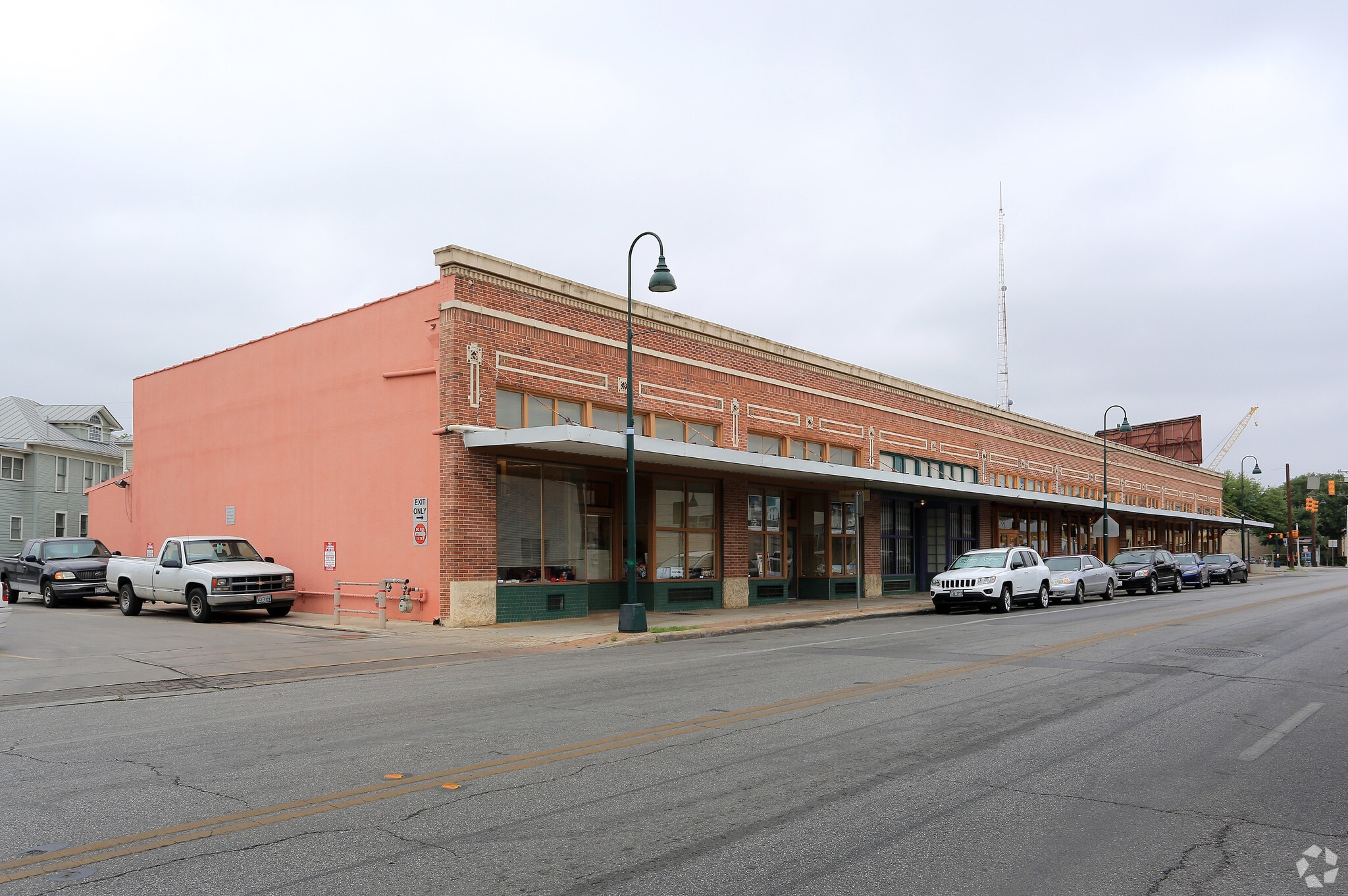 910-912 S Alamo St, San Antonio, TX à louer Photo de l’immeuble– Image 1 sur 3
