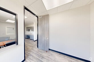 2323 S Houston Ave, Humble, TX à louer Numérisation 3D Matterport– Image 1 sur 6