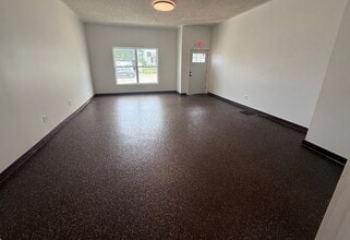 100-102 N Ohio St, Aurora, IL à vendre Photo intérieure– Image 2 sur 2