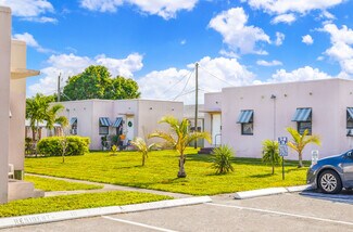 Plus de détails pour 2432 Taylor St, Hollywood, FL - Logement à vendre