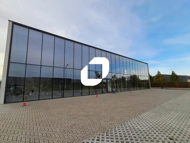 Plus de détails pour Bureau, Local d'activités à louer