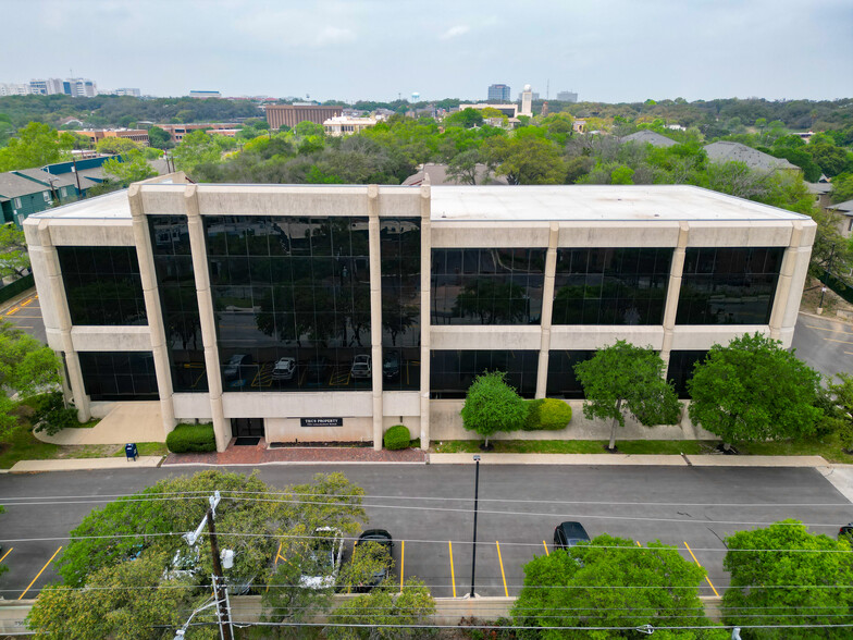 7551 Callaghan Rd, San Antonio, TX à louer - Photo de l’immeuble – Image 2 sur 8