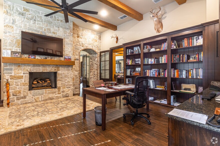 1518 Colony Cir, Longview, TX à vendre - Photo intérieure – Image 2 sur 18