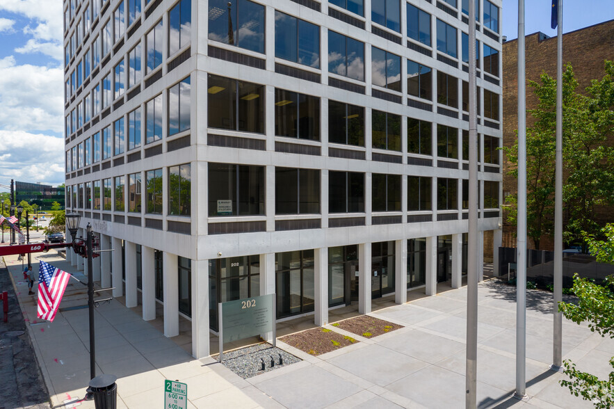 202 S Michigan St, South Bend, IN à louer - Photo de l’immeuble – Image 3 sur 11