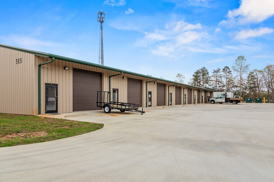 5125 GA-17, Clarkesville, GA à louer - Photo de l’immeuble – Image 2 sur 7