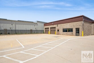 1030 Old Marion Rd NE, Cedar Rapids, IA à louer Photo de l’immeuble– Image 2 sur 18