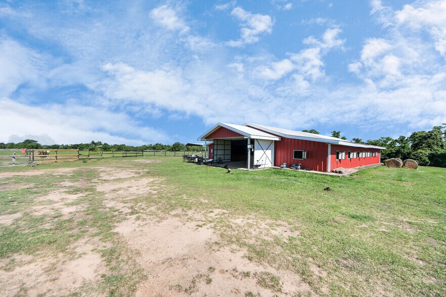 17725 Cochran Rd, Hempstead, TX à vendre - Photo de l’immeuble – Image 3 sur 6