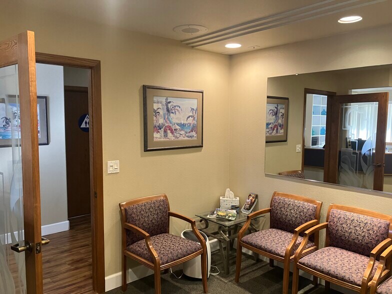 2916 Tunnel St, Placerville, CA à louer - Hall d’entrée – Image 3 sur 5