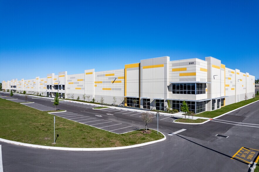 Wesley Rd, Apopka, FL à louer - Photo de l’immeuble – Image 3 sur 25