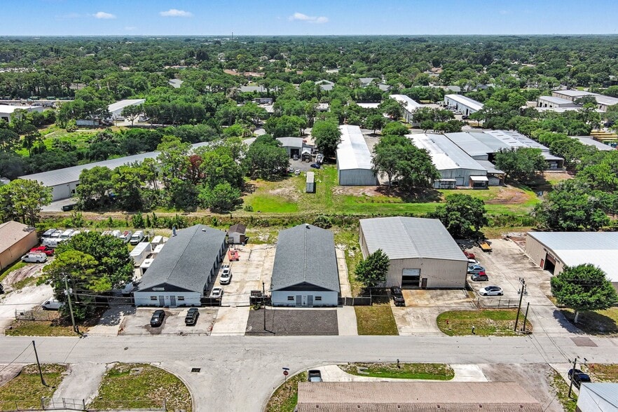 7731 Industrial Rd, Melbourne, FL à louer - Aérien – Image 1 sur 29