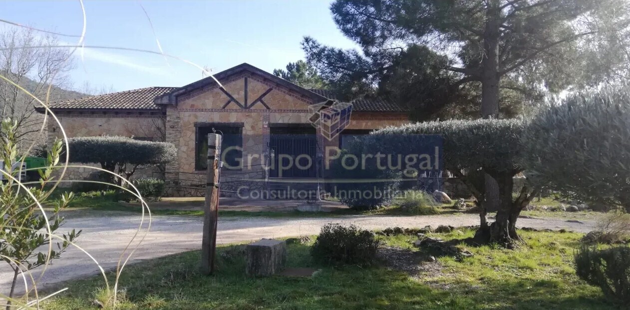 Local commercial dans Santa María del Tiétar, Ávila à vendre Photo de l’immeuble– Image 1 sur 8