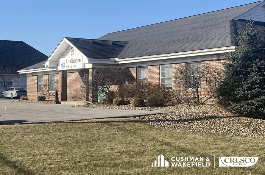 1426 Center Rd, Avon, OH à vendre - Photo de l’immeuble – Image 2 sur 9