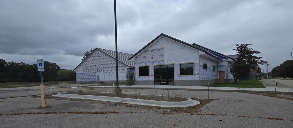 935 W M-36, Pinckney, MI à vendre - Photo principale – Image 1 sur 4