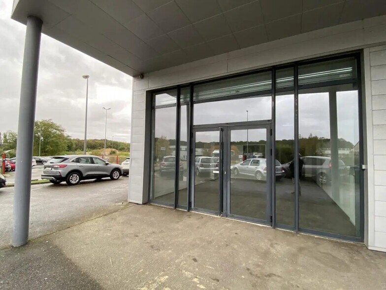 Local commercial dans Nogent-le-Phaye à louer - Photo de l’immeuble – Image 1 sur 9