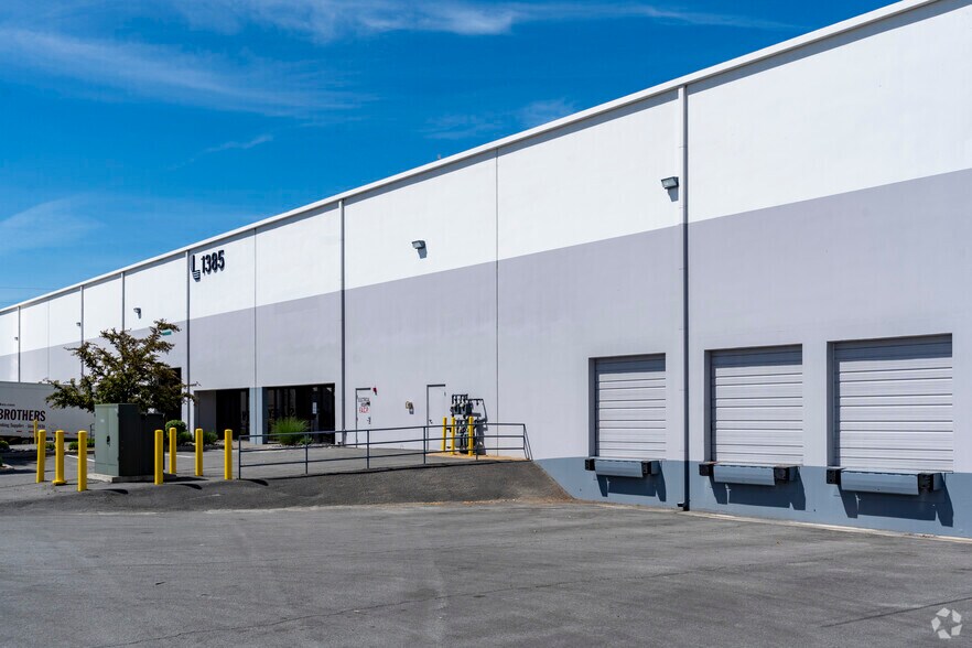1315 Greg St, Sparks, NV à louer - Photo de l’immeuble – Image 3 sur 8