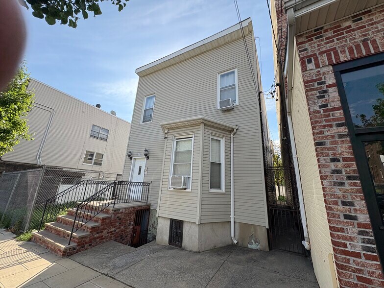 Union City Multifamily Portolio portefeuille de 3 biens à vendre sur LoopNet.fr - Photo de l’immeuble – Image 2 sur 9