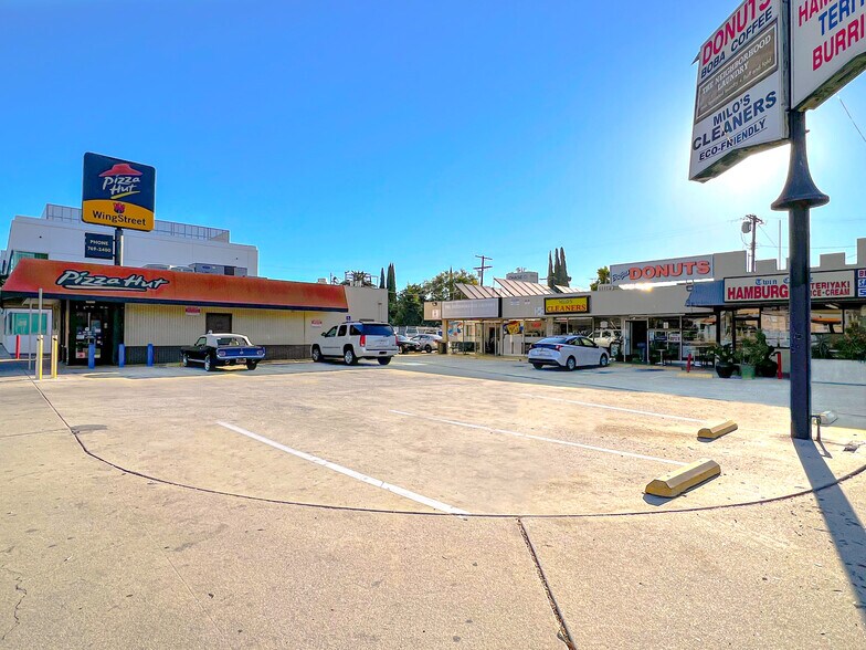 4400-4406 Vineland Ave, North Hollywood, CA à louer - Photo principale – Image 1 sur 4