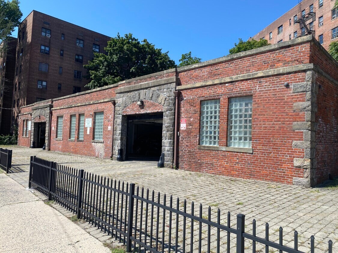 66 Fleetwood Ave, Mount Vernon, NY à vendre Photo principale– Image 1 sur 2