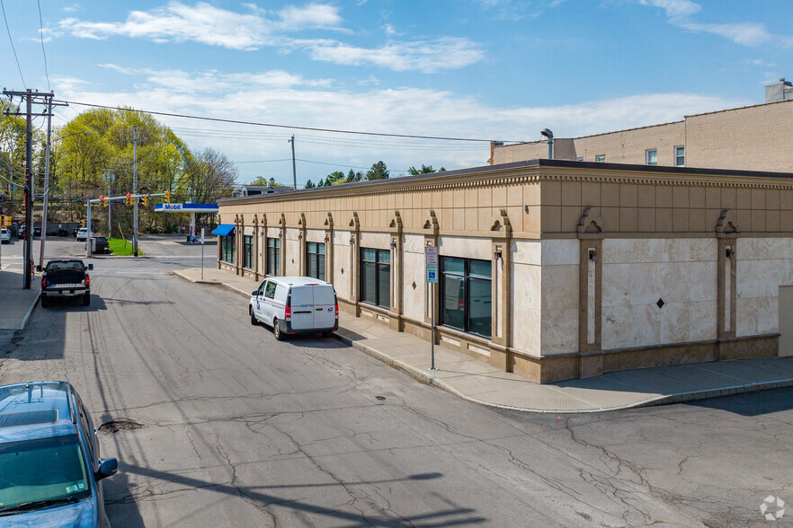 2449-2459 James St, Syracuse, NY à louer - Photo de l’immeuble – Image 3 sur 5