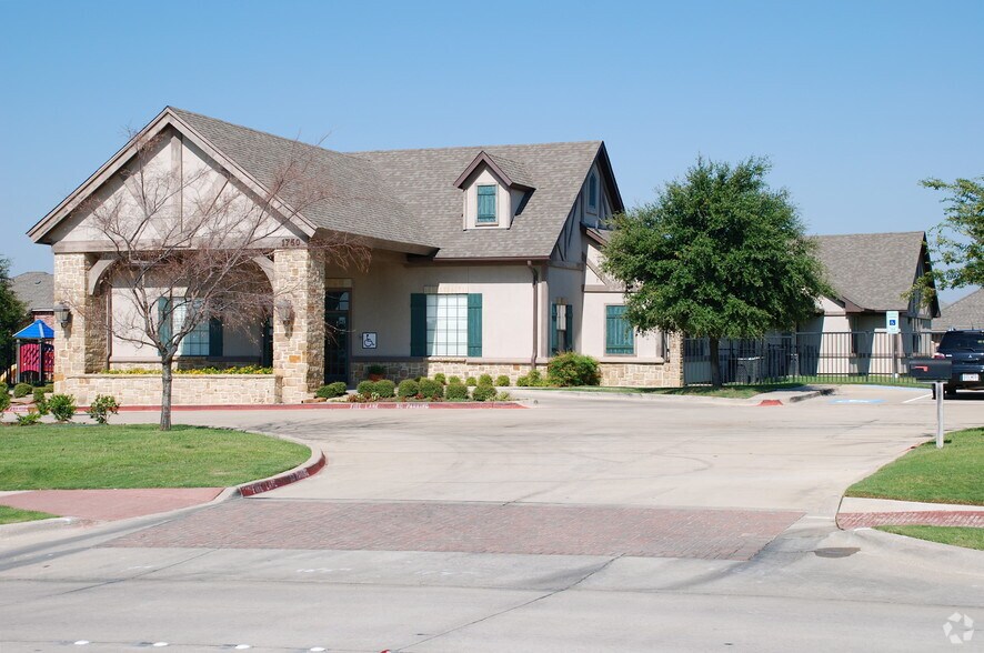 1750 Rufe Snow Dr, Keller, TX à louer - Photo de l’immeuble – Image 3 sur 15