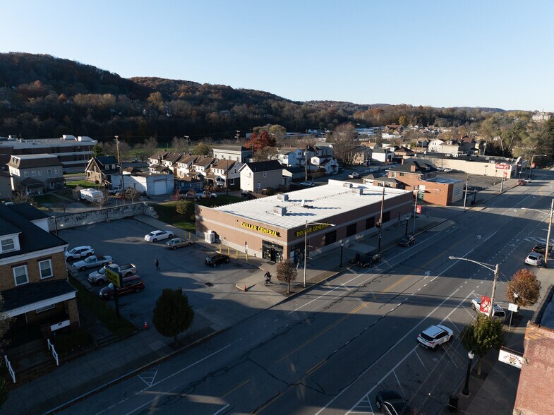 1821 7th ave, Beaver Falls, PA à vendre - Photo de l’immeuble – Image 2 sur 10