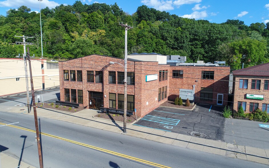 520 E Main St, Carnegie, PA à louer - Photo de l’immeuble – Image 2 sur 14