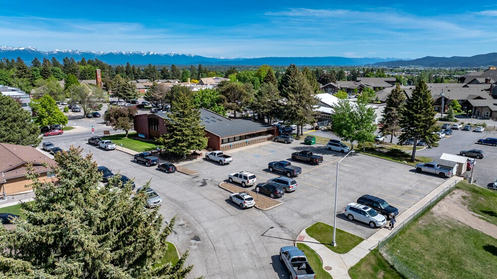 1250 Burns Way, Kalispell, MT à louer - Photo de l’immeuble – Image 1 sur 45