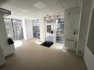 Plus de détails pour Local commercial à louer
