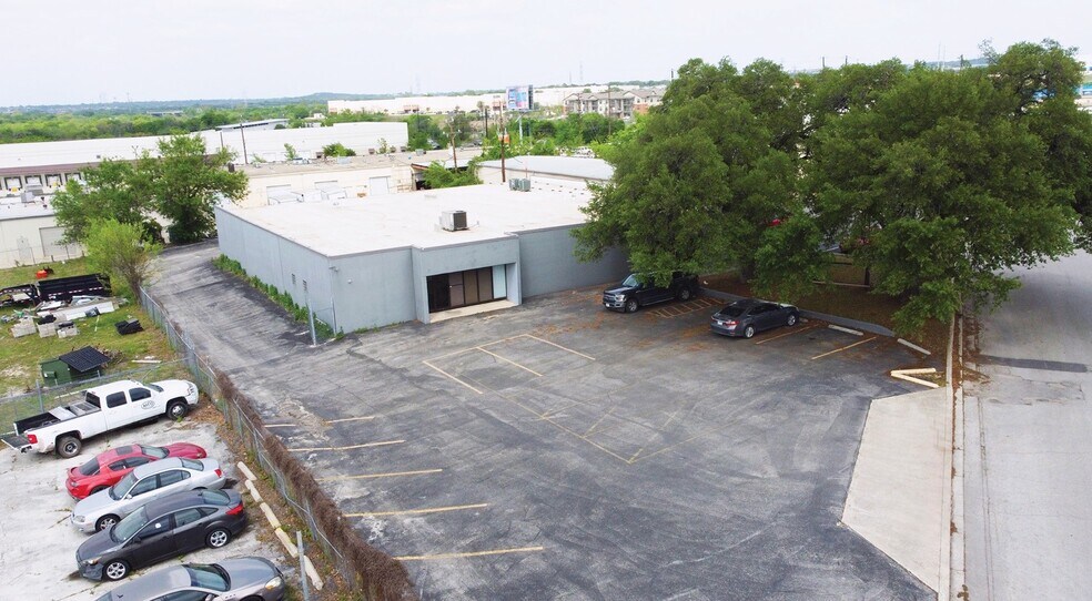 5351-5355 Brewster St, San Antonio, TX à louer - Photo principale – Image 1 sur 5