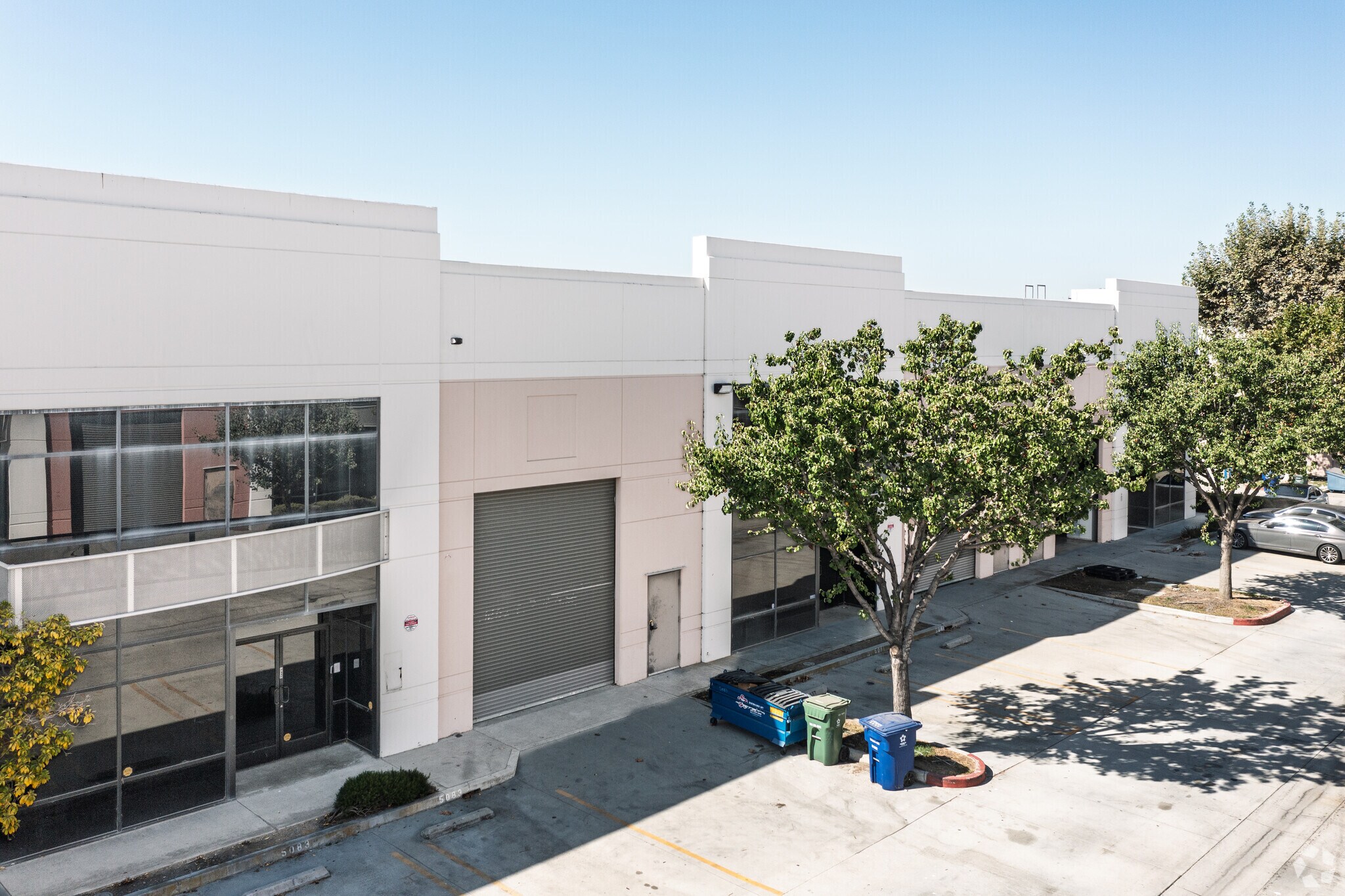 5079-5087 Walnut Grove Ave, Rosemead, CA à louer Photo de l’immeuble– Image 1 sur 7