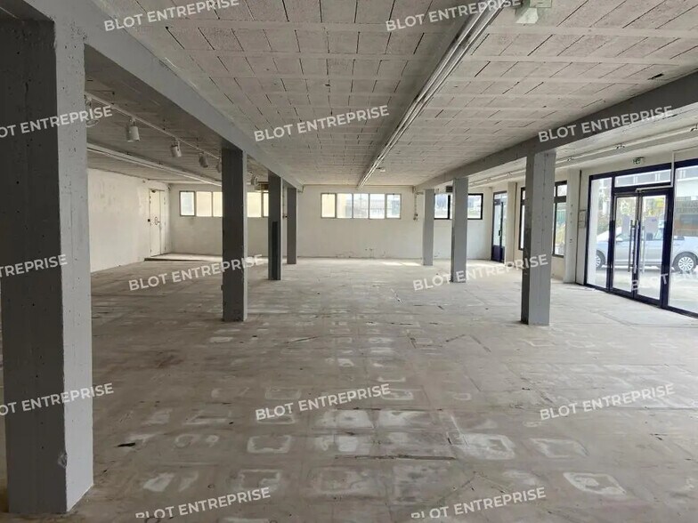 Industriel/Logistique dans Quévert à louer - Photo de l’immeuble – Image 3 sur 6