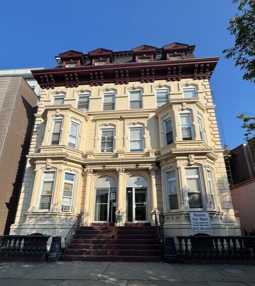 Northern NJ Rooming House Portfolio portefeuille de 15 biens à vendre sur LoopNet.fr - Photo de l’immeuble – Image 1 sur 13