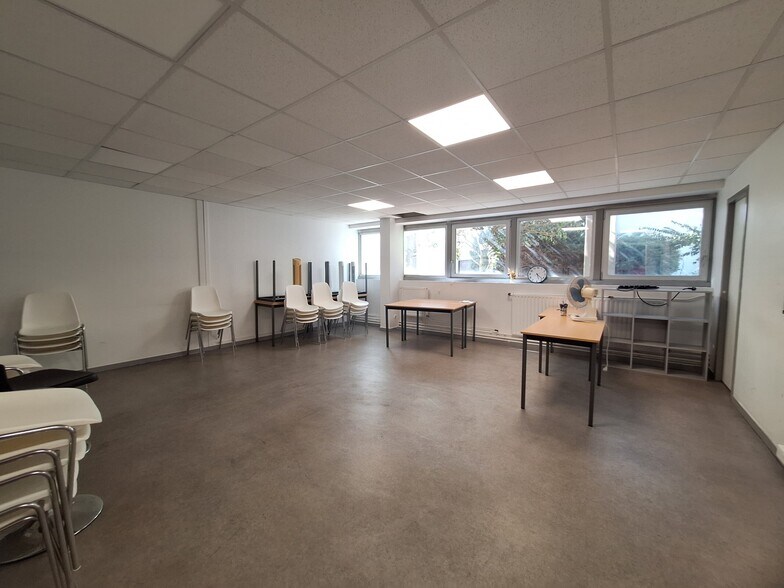 Bureau dans Bordeaux à louer - Photo de l’immeuble – Image 2 sur 9